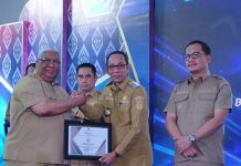 Pj Bupati Buton Sabet Dua penghargaan dari Gubernur Sultra