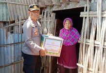 Polres Baubau Bagikan Bantuan Kemanusiaan Untuk Negeri ke Warga Kurang Mampu