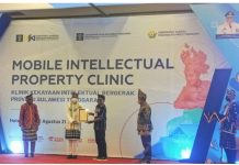 Rektor UHO Raih HAKI dari Kemenkumham atas Buku”Heavy and Numerical Method”