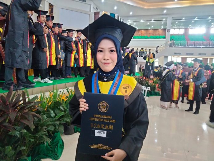 Elfiana Seti jadi wisudawan terbaik di UHO