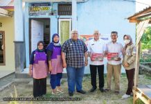 Gubernur Ali Mazi Kunjungi Rumah Produksi Ikan Asap Tuna di Kota Baubau