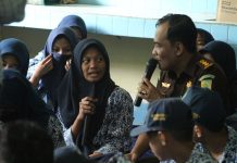 Jaksa Masuk Sekolah, Kejati Sultra Edukasi Hukum kepada Siswa MTsN 2 Kendari