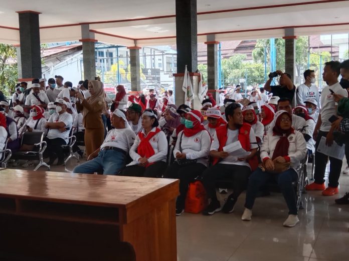 Tenaga Kesehatan dan Tenaga Medis