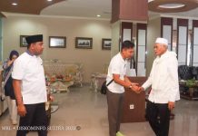 Jamaah Haji Kloter 24 Tiba di Sultra, Salah Satunya Sekda Sultra Asrun Lio
