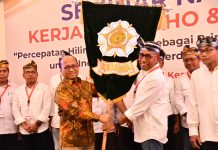 Prof Zamrun Dilantik Sebagai Ketua Kagama Sultra