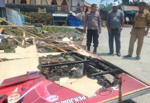 Ketua DPC PDI-P Buteng Sayangkan Perusakan Baliho di Mawasangka Timur