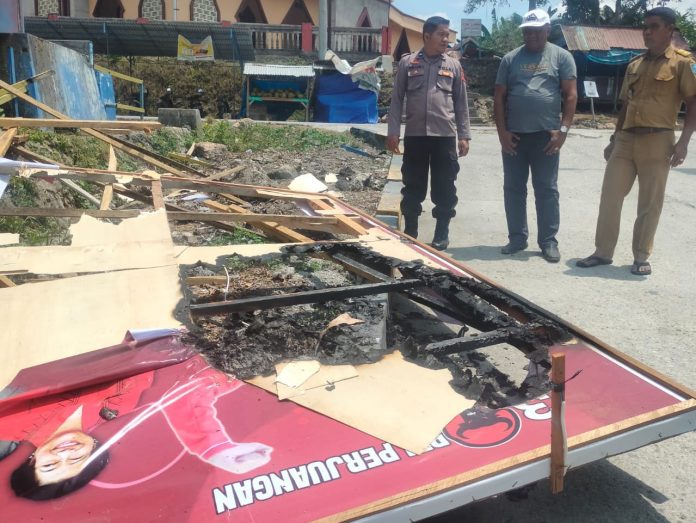 Pembakaran dan perusakan baliho PDI-P terjadi di Kecamatan Mawasangka Tengah (Masteng) Kabupaten Buton Tengah (Buteng), Sulawesi Tenggara.