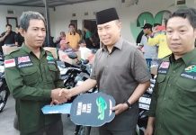 Yayasan ASR Serahkan Kendaraan Operasional kepada 11 Korcam Kendari