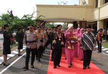 Penuh Haru, Kapolda Sultra Lepas 30 Anggota Polri Purna Tugas