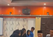 Pj Gubernur Sultra Beri Reward Atlet dan Pelatih Peraih Medali