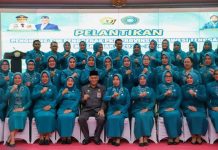 Sekda Sultra Lantik Pengurus Tim PKK Provinsi Masa Bhakti 2023-2024
