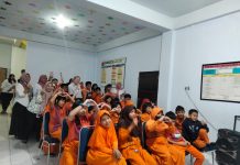Program Teach Cast di SD Smart School Kendari, Emisnah Harap Siswa dan Guru Mampu Bersaing Dalam Percakapan Bahasa Inggris