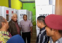 Sekda Sultra Tinjau Logistik Kesiapan Pemilu 2024 di Muna Barat