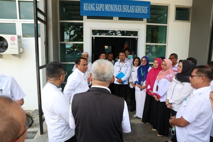 Penjabat (Pj) Gubernur Sulawesi Tenggara (Sultra) Andap Budhi Revianto melakukan kunjungan secara mendadak ke RSUD Bahteramas Kendari, Rabu 7 Februari 2024.