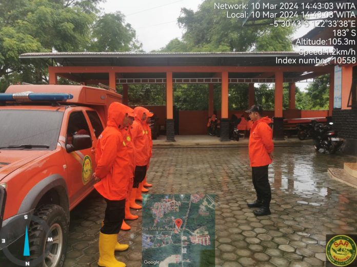 Tim Rescue Pos SAR Baubau diberangkatkan menuju LKP untuk melakukan pencarian terhadap dua orang remaja yang dikabarkan hilang saat kemah di Puncak Padang Kuku, Kabupaten Buton.
