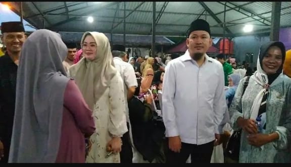 Bakal calon Wali Kota Kendari, Siska Karina Imran (SKI) menggelar silaturahmi dan buka puasa bersama ratusan masyarakat di kediamannya di Kelurahan Mandonga, Kota Kendari, Jumat 5 April 2024.