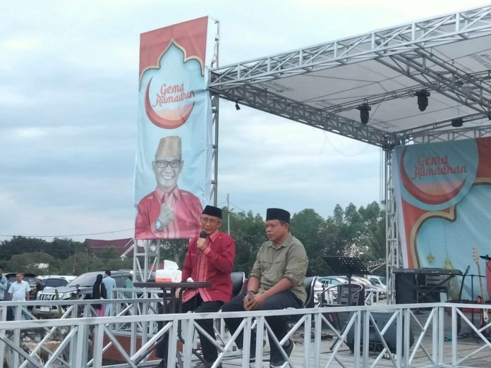 Lukman Abunawas menyatakan siap maju Jadi Gubernur Sultra di salah satu rumah makan Kendari, Sabtu 6 April 2024. (Foto : Rk)