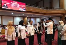 Sekda Sultra Lepas Petugas Penyelenggara Haji dan Tenaga Kesehatan