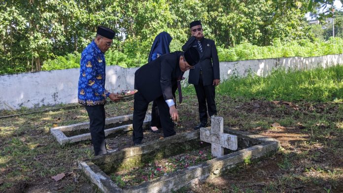 Ziarah Makam Pahlawan Warnai Peringatan Harkitnas di Kota Baubau.