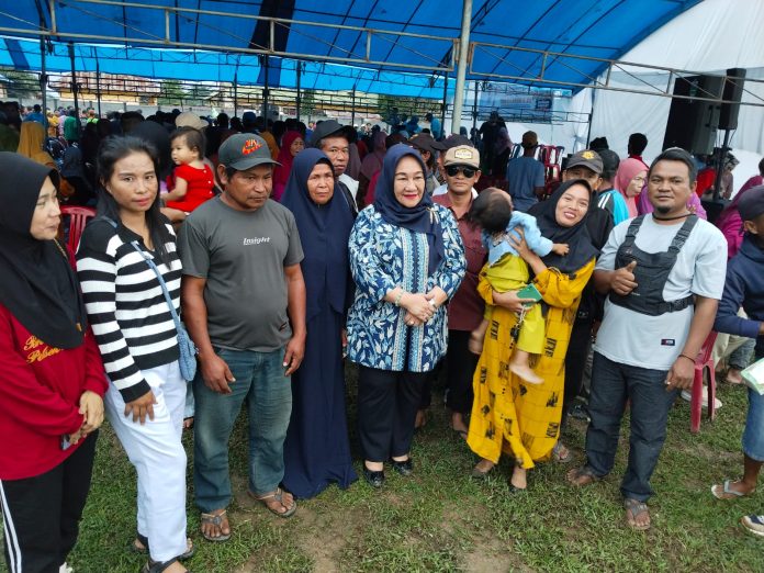 Masyarakat Mowila Mendukung Tina Nur Alam Jadi Gubernur Sultra.