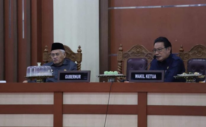 Pembahasan Raperda Pertanggungjawaban Pelaksanaan APBD Sultra 2023 Masuk Tahap Jawaban Gubernur Atas Pandangan Umum Fraksi .