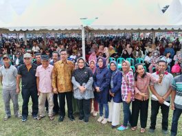 Ribuan Masyarakat Tumpah Ruah di Nur Latamoro, Tina Nur Alam Janji Tuntaskan Jalan Koltim