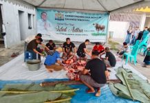 Kadin Sultra Sebar Ratusan Kilo Daging Kurban untuk Warga Kendari