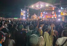 Sambut Cagub Tina Nur Alam, Puluhan Ribu Warga Muna Tumpah Ruah di Sor Laode Pandu