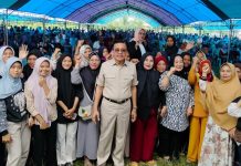 Akan Perbaiki Jalan di Butur, Ribuan Masyarakat Teriak ‘Tina Nur Alam Gubernur Sultra’