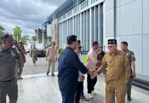 Temui Massa Aksi, Ini Penjelasan Sekda Sultra Terkait Jalan Andoolo-Tinanggea