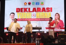 Puluhan Ribu Warga Hadiri Deklarasi Pasangan Yudhi-Nirna, Persembahkan 7 Program Penyala untuk Kendari