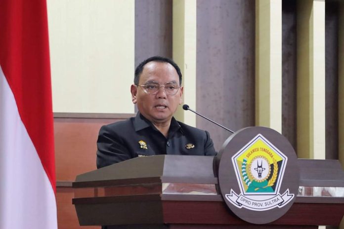 Pj Gubernur Sultra Berikan Pidato Pengantar KUA-PPAS 2024 dan Pengambilan Keputusan Lima Ranperda.