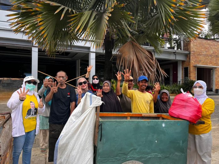 Militan Tina-Ihsan Gelar Aksi Sosial Jumat Berkah di Kendari, Bagi-Bagi Makanan Gratis untuk Warga Kurang Mampu