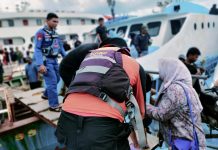 Kapal Penumpang Tujuan Wanci Terbakar, Api Diduga Berasal dari Puntung Rokok