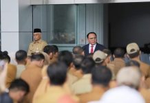 Pj Gubernur Sultra Tegaskan Sinergi dan Netralitas ASN dalam Apel Gabungan Pemprov