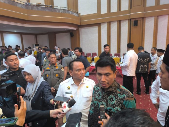 Komisi II DPR RI, Bahtra, bersama Pj Gubernur Sultra Andap Budhi Revianto, di Kantor Gubernur Sultra, Rabu 6 November 2024. Foto : Rk/Datasultra.com