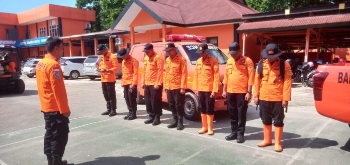 Tim rescue KPP Kendari melakukan pencarian terhadap Ramudi (59) yang dilaporkan hilang saat mencari pinang di kebun yang terletak di Desa Uelawu, Kecamatan Konawe, Kabupaten Konawe, Sulawesi Tenggara (Sultra).
