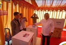 Mencoblos di TPS 17 Mandonga, Andap: Pilihan Masyarakat menentukan arah pembangunan Sultra