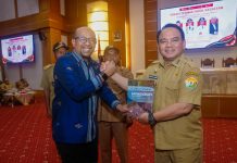 Penyerahan Data Desa Presisi Kolaka Utara, Pj Gubernur : Ini Penting Bagi Sultra