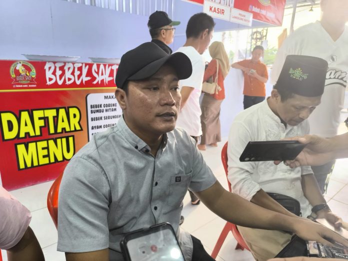 Owner Rumah Makan Bebek Sakti Kendari, Herianto, Kamis 26 Desember 2024. Foto : Rk/Datasultra.com