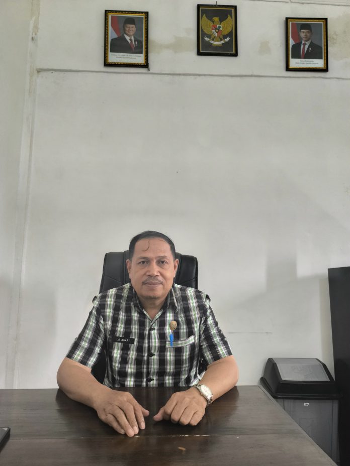 Kepada Dinas DPPKB Busel, La Asari. Foto : Rk/Datasultra.com