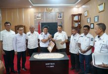 Dinas Kominfo Sultra dan Busel Teken MoU Penggunaan Aplikasi Sumaker di Bumi Gajah Mada
