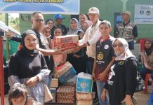 PWI Sultra Galang Donasi dan Serahkan Langsung ke Korban Kebakaran di Puuwatu