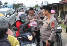 Polresta Kendari Berbagi Takjil, Wujud Kepedulian di Bulan Ramadan