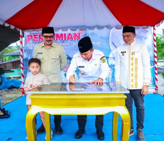 Gubernur Sultra Resmikan Gerbang Batas Kolaka Timur-Konawe