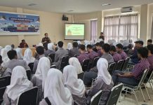 Jaksa Masuk Sekolah: Kejari Baubau Edukasi Pelajar SMAN 4 tentang Bahaya Narkoba dan Kenakalan Remaja