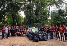 Kolaborasi Inspiratif: Mahasiswa KKN UHO, Pemdes Barangka, dan Saka Bhayangkara Bersihkan Permandian Matakidi