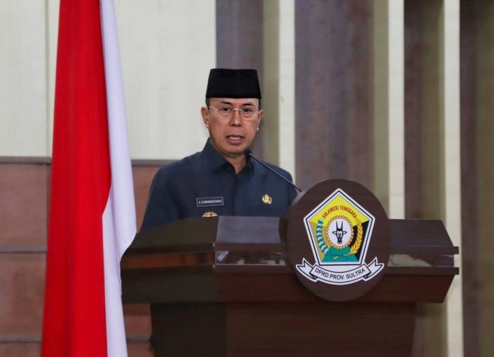 Gubernur Sulawesi Tenggara, Mayjen TNI (Purn) Andi Sumangerukka (ASR), menyampaikan jawaban atas pemandangan umum fraksi-fraksi DPRD Provinsi Sulawesi Tenggara terhadap Rancangan Peraturan Daerah (Ranperda) tentang Pertanggungjawaban Pelaksanaan APBD Tahun Anggaran 2024.