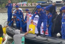 Sambut HUT Bhayangkara Ke-79, Ditpolair Polda Sultra Salurkan Bansos kepada Nelayan