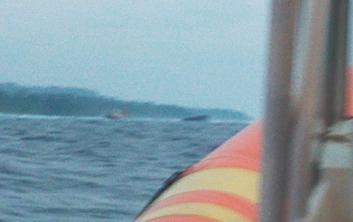 Kapal tugboat Iska 1165 kandas diterjang gelombang besar di Perairan Tanjung Goram, Desa Lantagi, Kecamatan Kulisusu, Buton Utara.